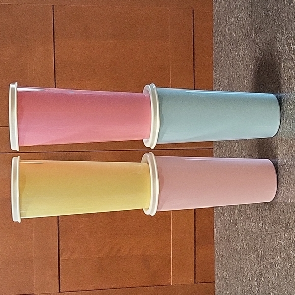 Tupperware Vintage 16 oz Tumblers with Seals - Picture 3 of 4